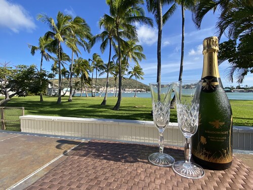 Waterfront Home near Beach. Peaceful Community w/ Swimming Pool and Boat Dock