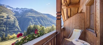 Apartment "Kuglerhof 2" with Mountain View, Wi-Fi, Balcony, Terrace & Garden; Pet Friendly