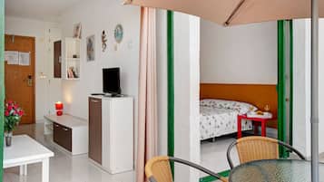 1 chambre, fer et planche à repasser, Wi-Fi gratuit, draps fournis