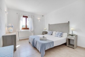 6 Schlafzimmer, Bügeleisen/Bügelbrett, kostenloses WLAN, Bettwäsche