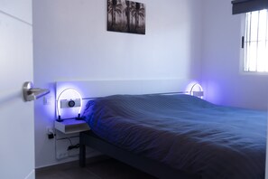 2 bedrooms, iron/ironing board, free WiFi, bed sheets