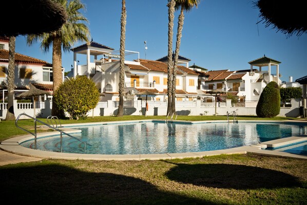 Unclassified image, 1 of 49, button