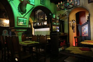 5 restaurants; breakfast, lunch, and dinner served - Albergo del Centro Storico (Salerno)