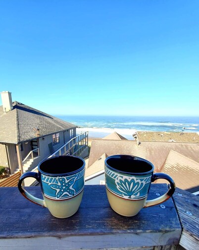 Large family-friendly home; Walk to Bella Beach; Ocean View; Hot Tub