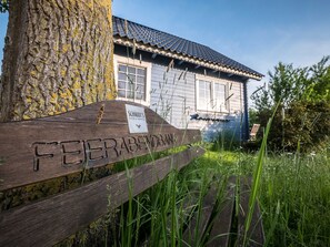 Exterior detail - DZ - Bei Zingst: Schmidt's Gasthof (Lüdershagen)