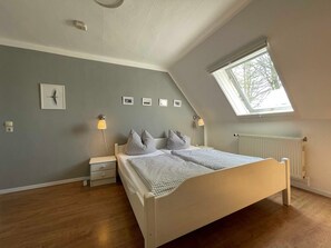 1 bedroom, travel cot, WiFi, bed sheets - DZ - Bei Zingst: Schmidt's Gasthof (Lüdershagen)