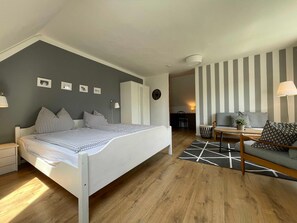1 Schlafzimmer, Reisekinderbett, WLAN, Bettwäsche