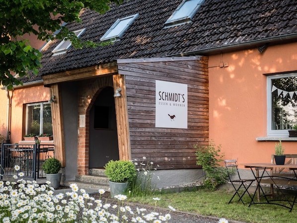 Exterior - Double room (small, external bathroom) - Near Zingst: Schmidt's Gasthof (Lüdershagen)