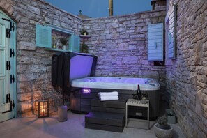 المنطقة المحيطة بالمنشأة