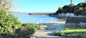 VILLA ROMA GUSCO ORILLA DEL MAR CALMADO BONITO JARDIN