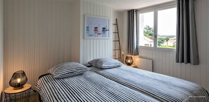 3 bedrooms, iron/ironing board, travel crib, free WiFi - VILLA ROMA GUSCO BY THE SEA QUIET BEAUTIFUL GARDEN (Saint-Georges-de-Didonne)