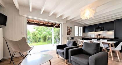 VILLA ROMA GUSCO BY THE SEA QUIET BEAUTIFUL GARDEN