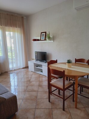 Apartment (A2) | Living room
