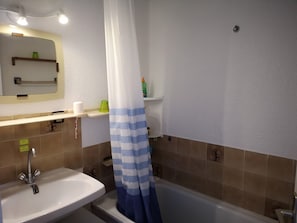 Bathroom - T2 Cabin Apartment - 6 pers, Parking - Le Barcarès (Le Barcarès)