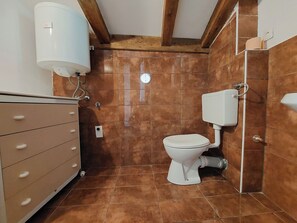 Apartment (A2) | Bathroom