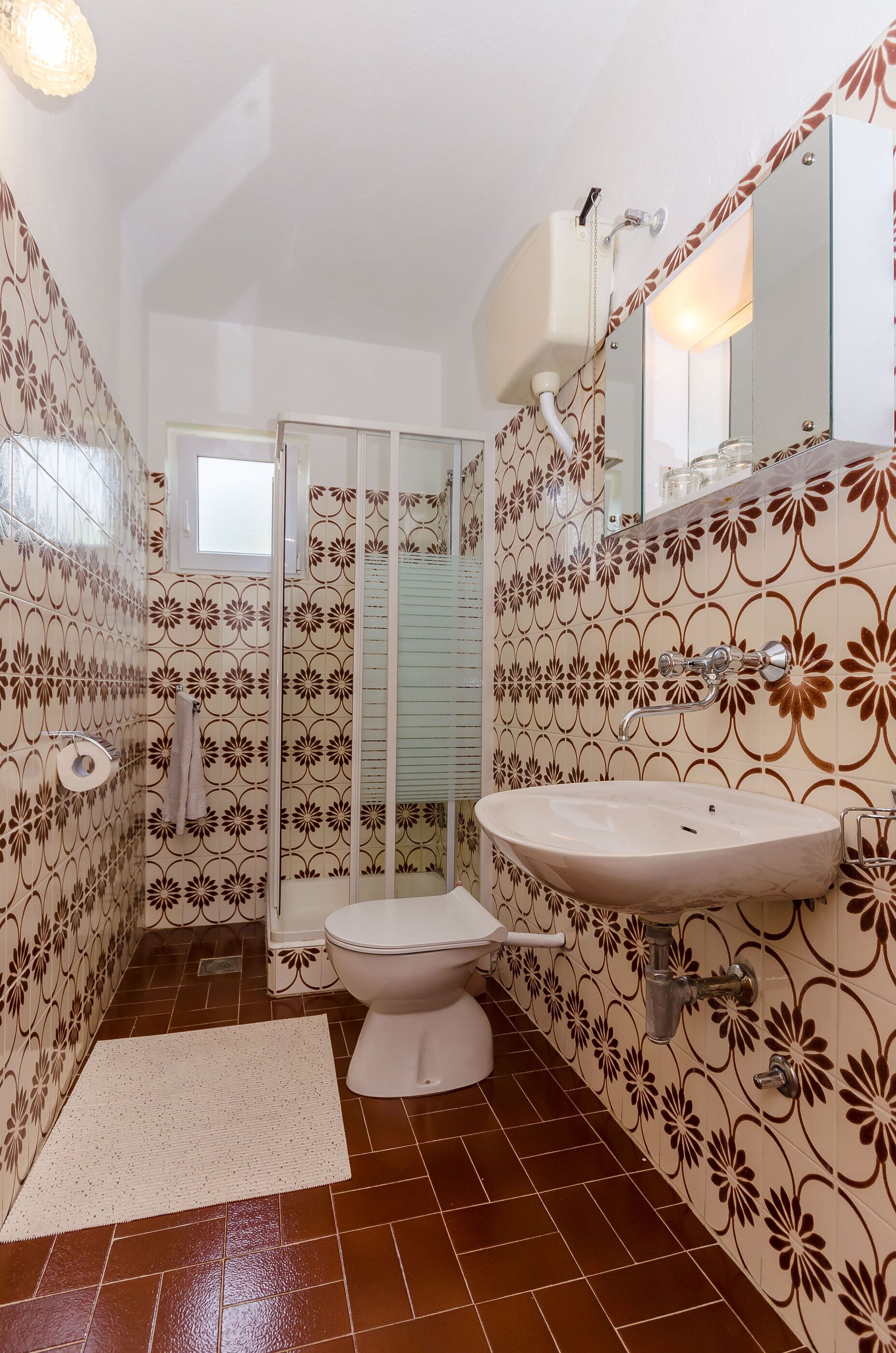 Room (S4) | Bathroom