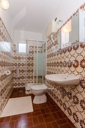 客房 (S4) | 浴室 | 毛巾