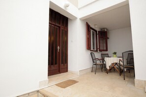 Apartment (A1) | Terrace/patio
