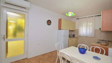 Lägenhet (A3) | Eget kök | Kylskåp, mikrovågsugn, spishäll och espressobryggare