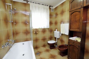 Apartment (A3) | Bathroom