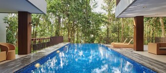 Radiance Hill View 10BR Villa with a Private heated swimming Pool