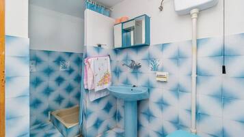 Apartment (A1) | Bathroom
