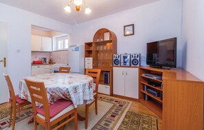 Apartment (A2) | Private kitchen | Fridge, stovetop, espresso maker, electric kettle
