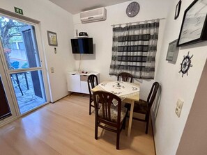 Apartment (A2) | Speisen