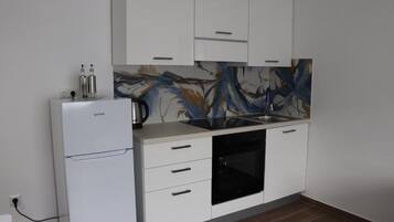 Apartment (A1) | Private kitchen | Fridge, oven, stovetop, espresso maker