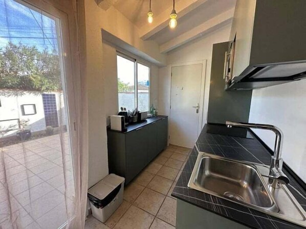 Fridge, microwave, oven, dishwasher - House in Roses with communal swimming pool Av 51 (Rosas / Roses)