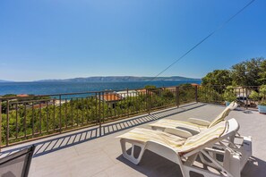 Apartment (A1) | Balkon