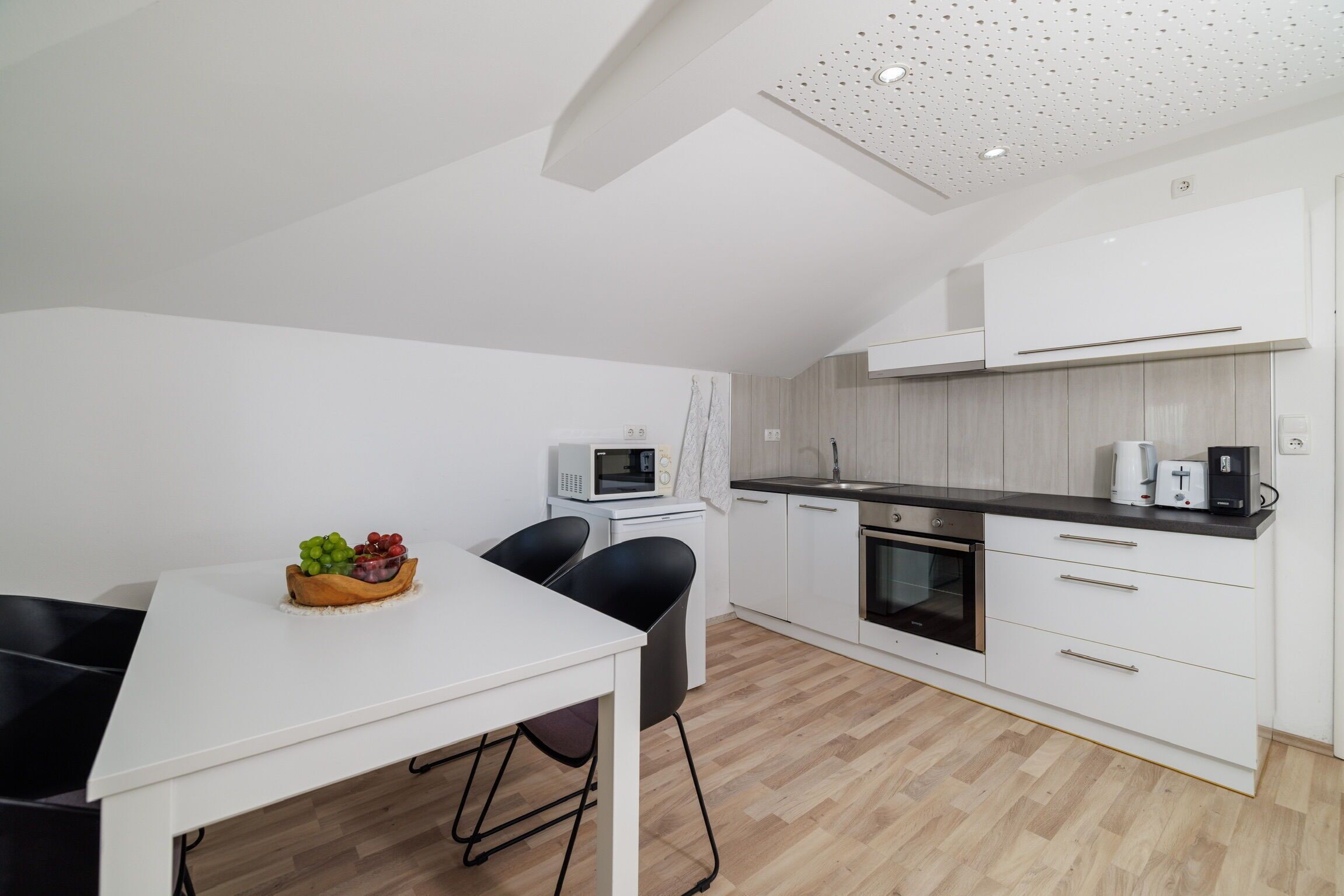 Apartment (A2) | Private kitchen | Fridge, microwave, oven, stovetop