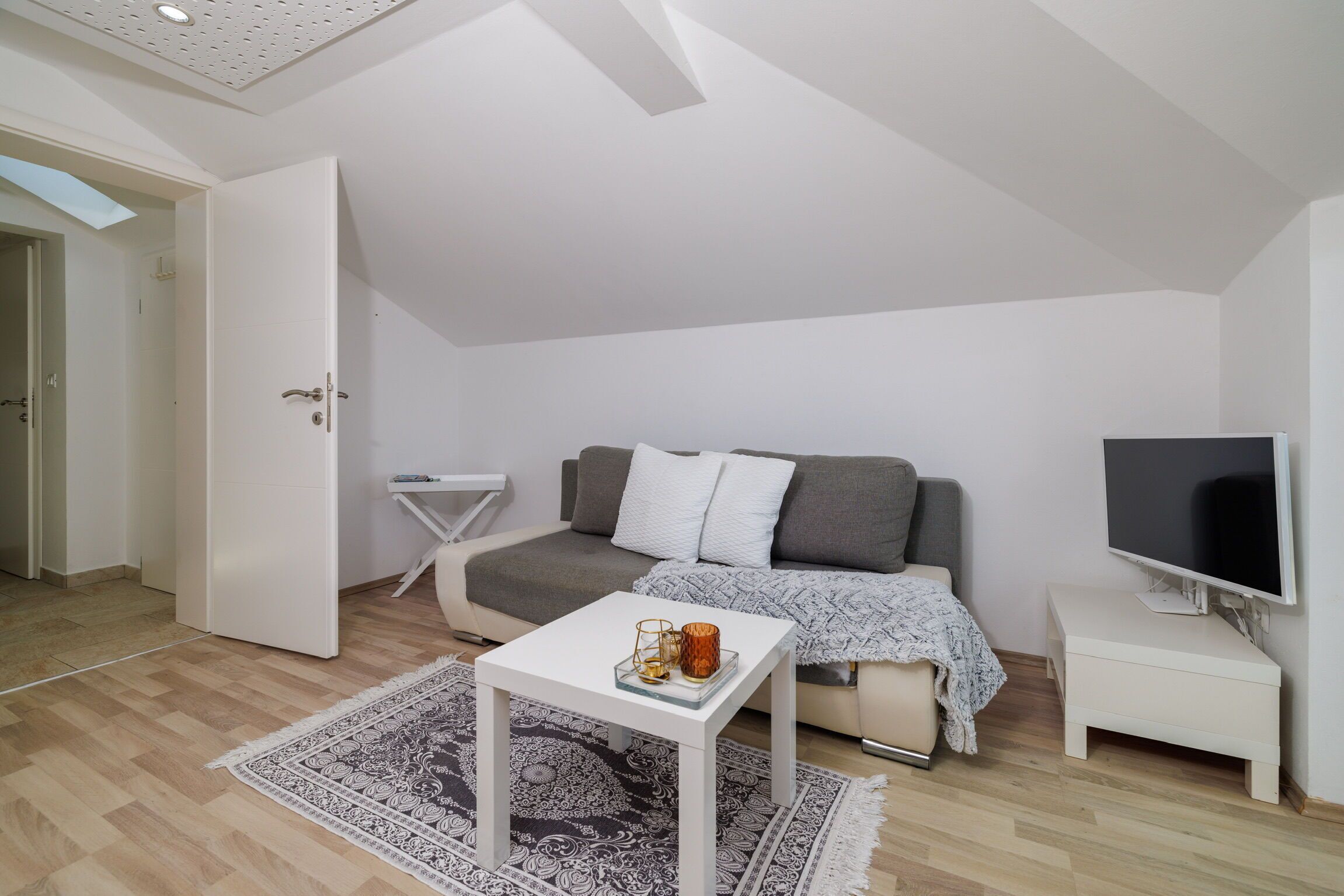 Apartment (A2) | Living room | Smart TV