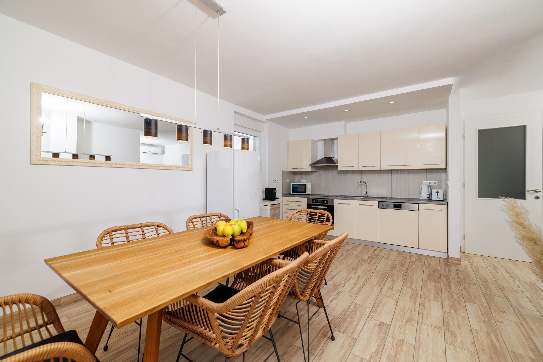 Apartment (A1) | Private kitchen | Fridge, microwave, oven, stovetop