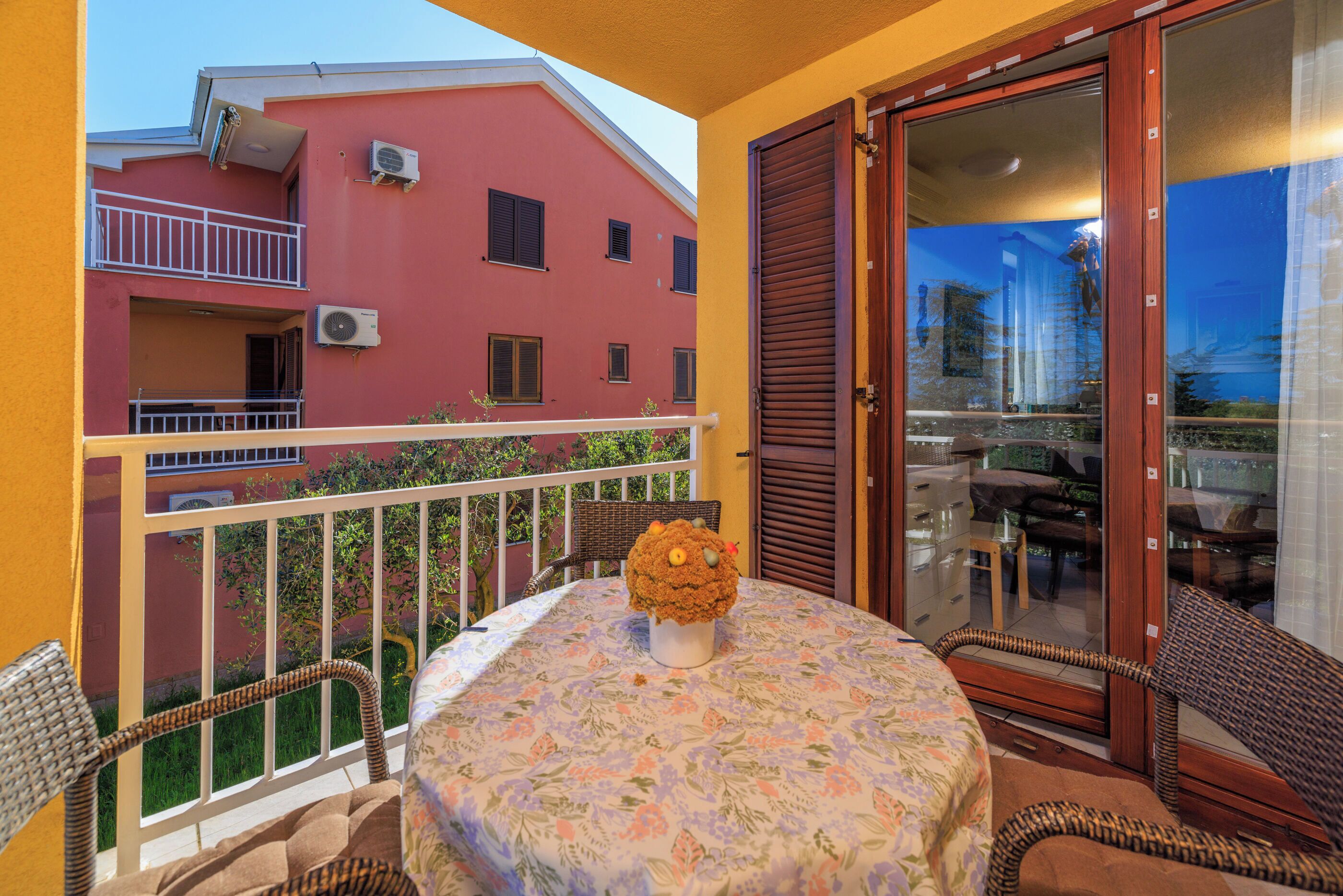 Apartemen (A1) | Balkon