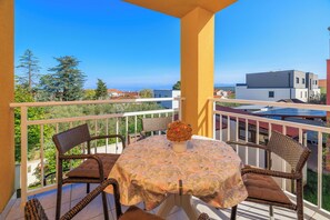 Apartment (A1) | Water view - Apartment Marijo (Malinska-Dubasnica)
