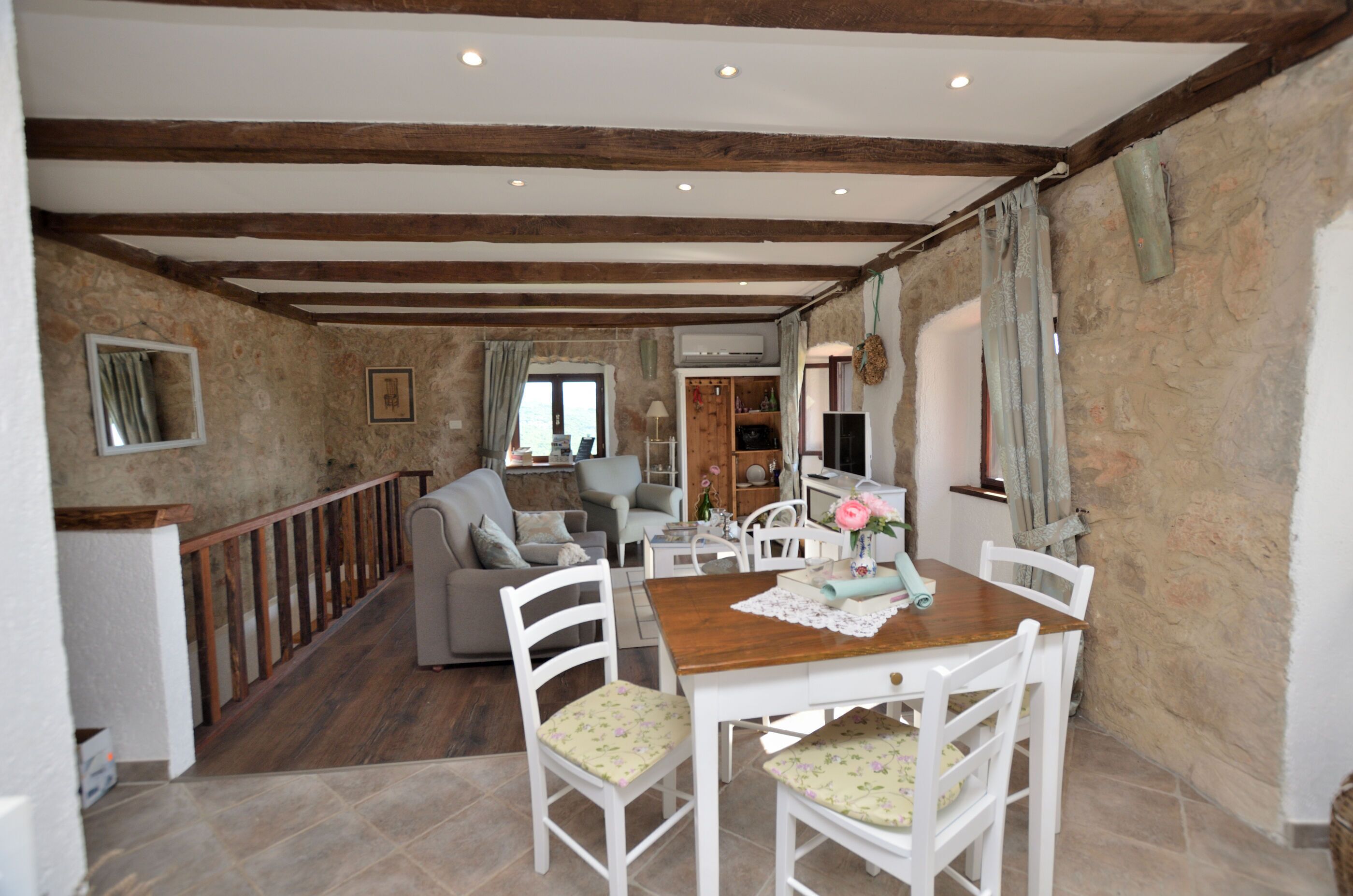 Cuisine privée | Réfrigérateur, micro-ondes, four, plaque de cuisson