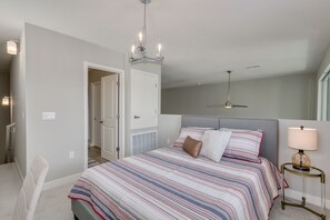 3 bedrooms, desk, iron/ironing board, free WiFi