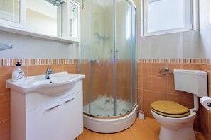 Apartment (A1) | Bathroom - Apartments Ljiljana (Rab)