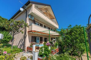 Building design - Apartments Ljiljana (Rab)