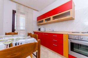Private kitchen - Apartments Kursan (Okrug)