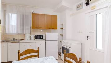 Apartment (A3) | Dining