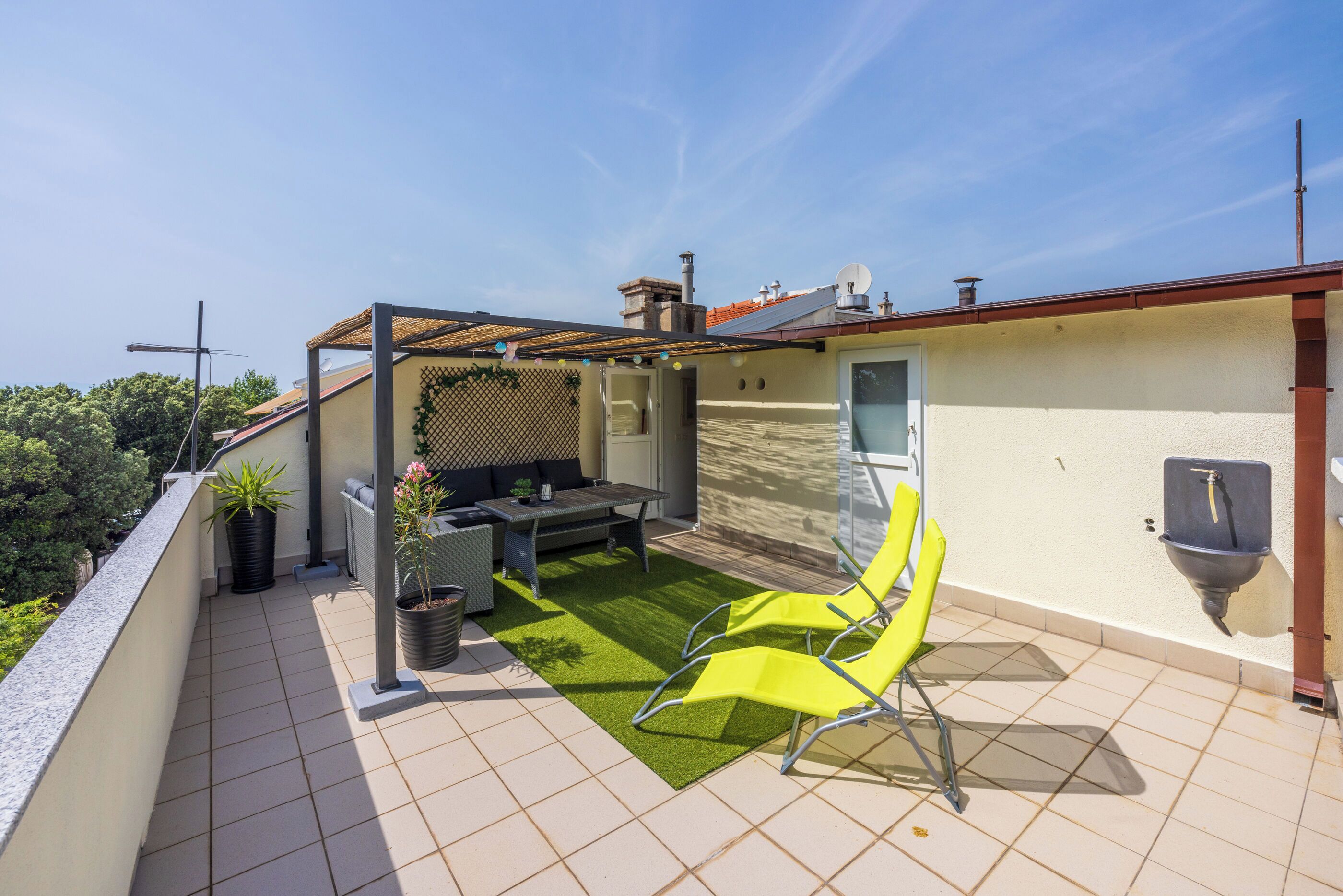 2 habitaciones, tabla de planchar con plancha y wifi gratis 