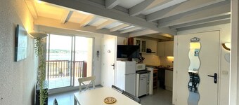 T2 with Mezzanine, Pool, Parking, Pets allowed