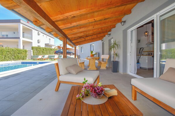 Terrace/patio - Villa Pave (Pakostane)