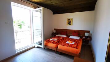 Iron/ironing board, free WiFi