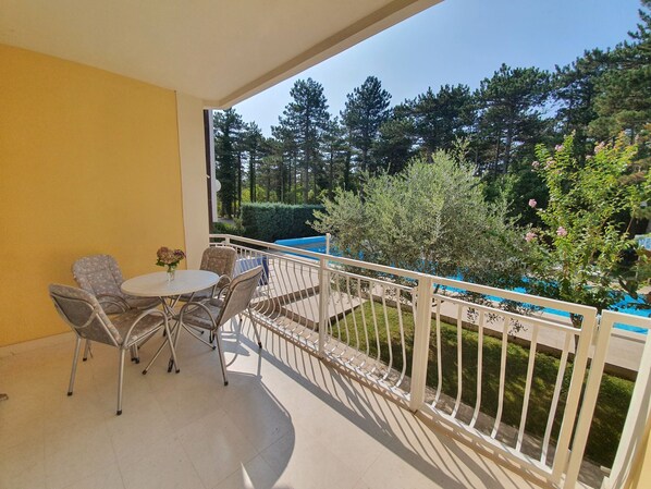 Apartment (A1) | Pool