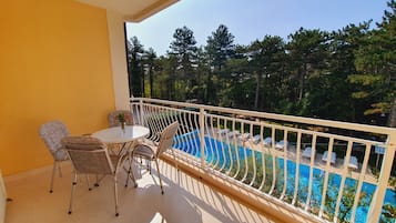 Apartment (A4) | Pool | Outdoor pool, a heated pool