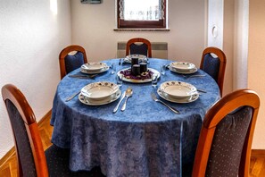 Dining - Apartment Diracca (Malinska-Dubasnica)