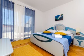 In-room safe, iron/ironing board, free WiFi - Apartment Miro and Marino (Trogir)